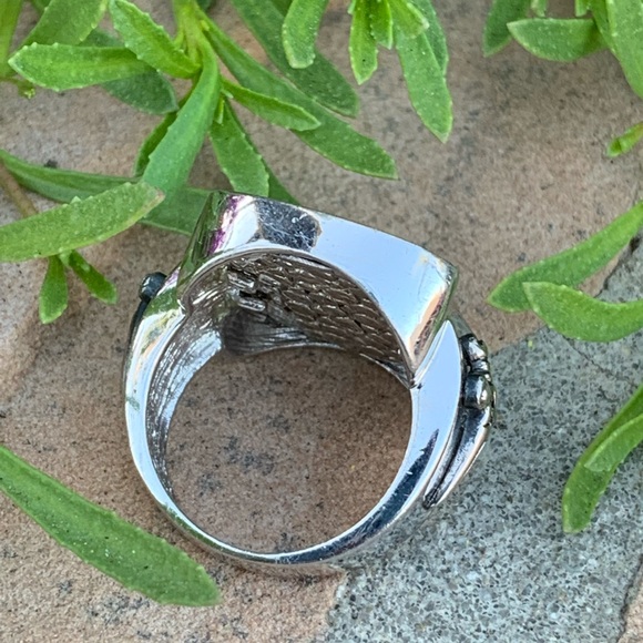 Alan K Cross on Red Stingray with Swords 🗡 on Sides Sterling Silver Ring - Picture 5 of 12